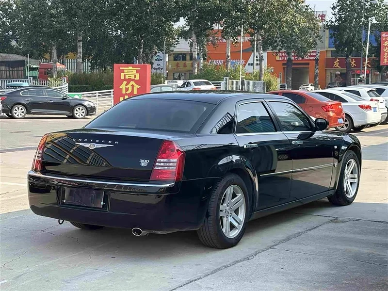 Chrysler 300C — фото 17