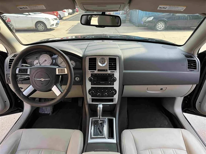 Chrysler 300C — фото 10