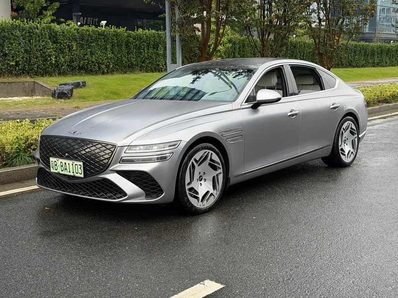 Genesis Electric G80 — фото 1