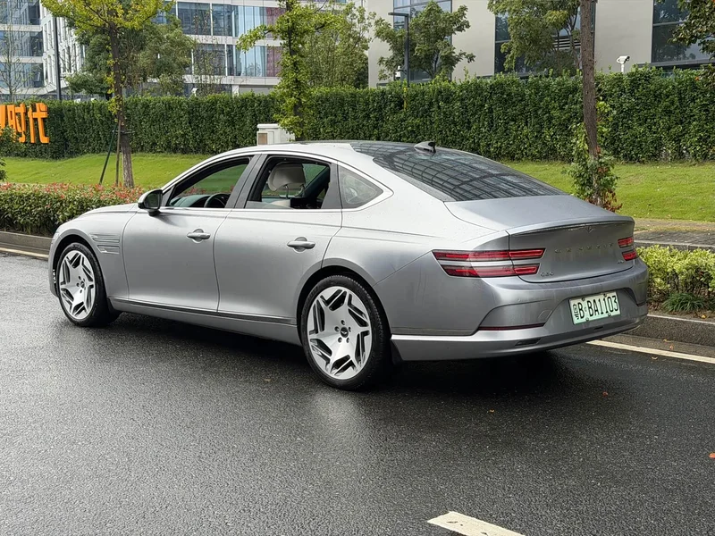 Genesis Electric G80 — фото 11