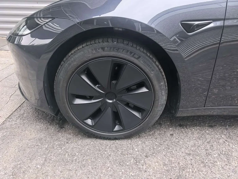 Tesla Model 3 — фото 14
