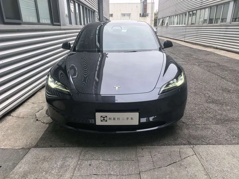 Tesla Model 3 — фото 2