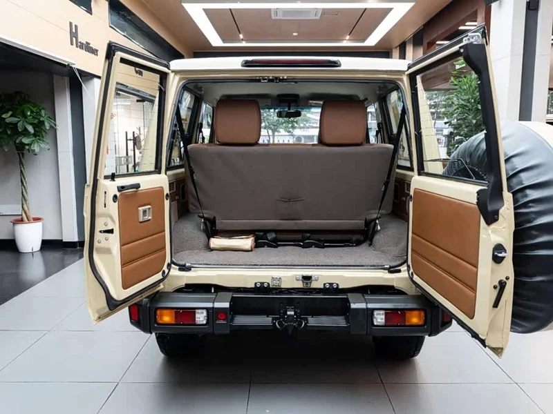 Toyota Land Cruiser (Imported) — фото 17