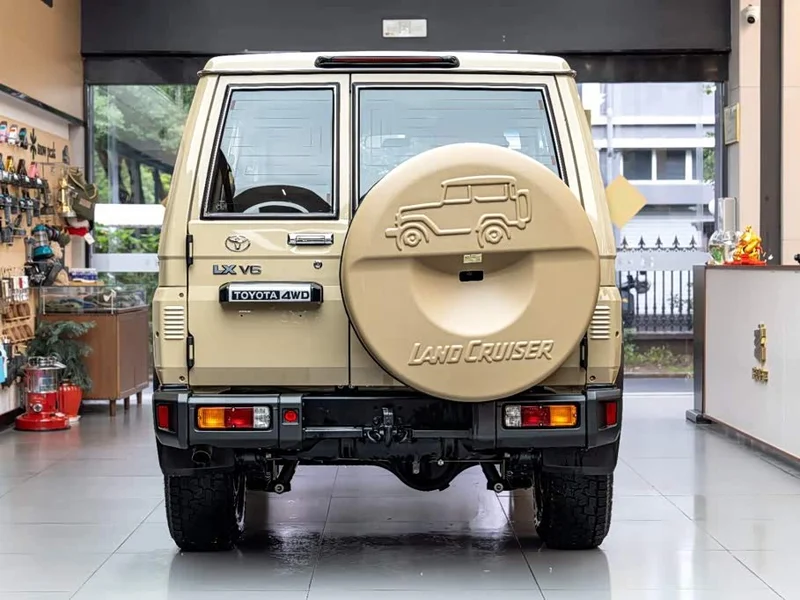 Toyota Land Cruiser (Imported) — фото 5