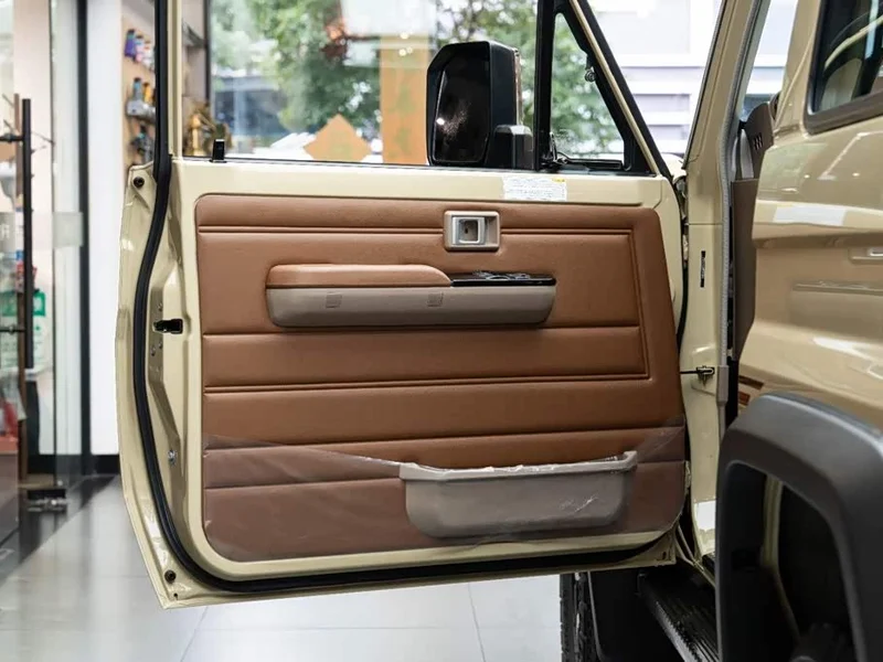 Toyota Land Cruiser (Imported) — фото 10