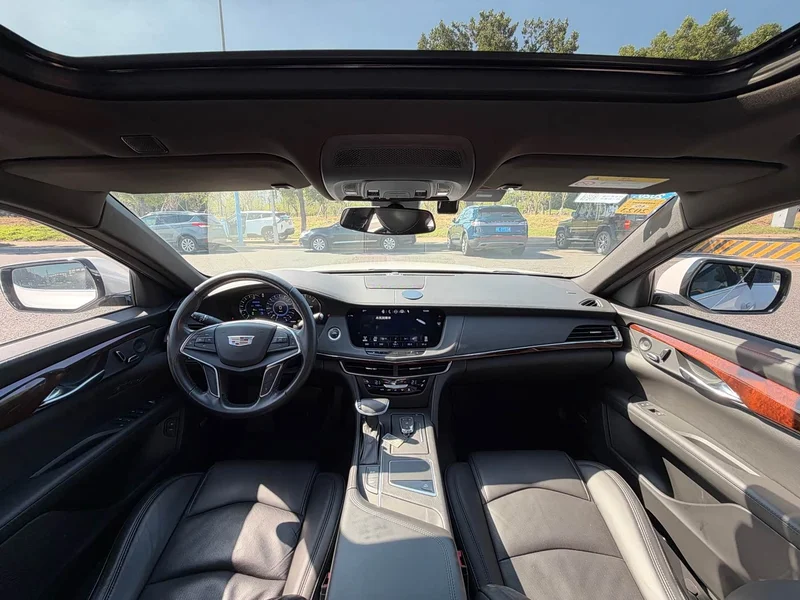 Cadillac CT6 PLUG-IN — фото 15