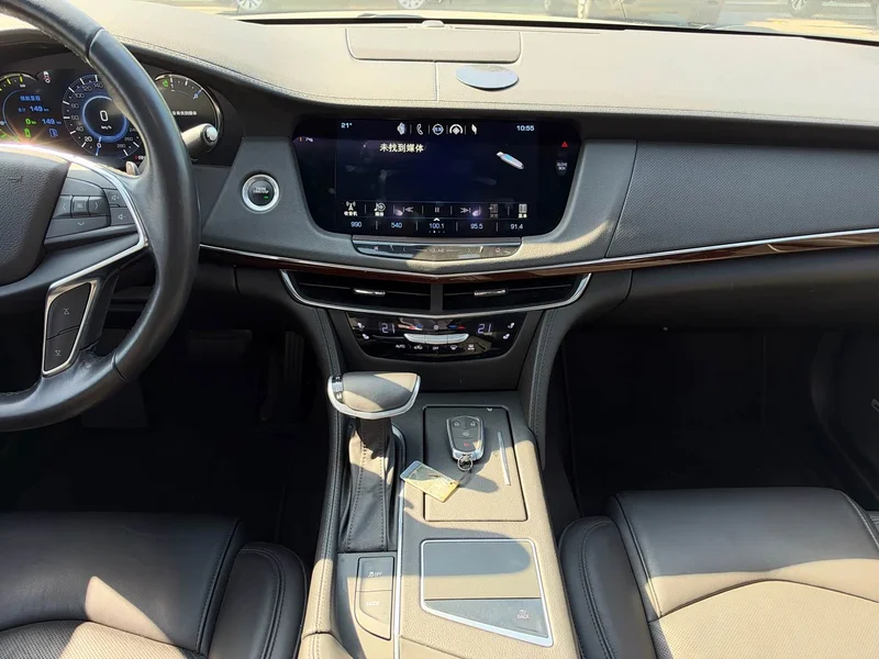 Cadillac CT6 PLUG-IN — фото 17