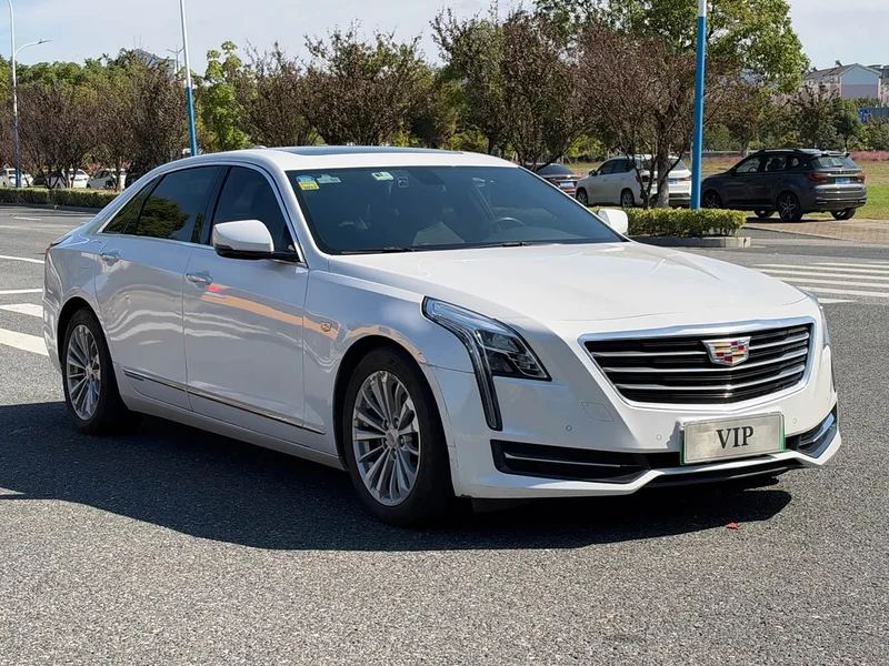 Cadillac CT6 PLUG-IN — фото 3