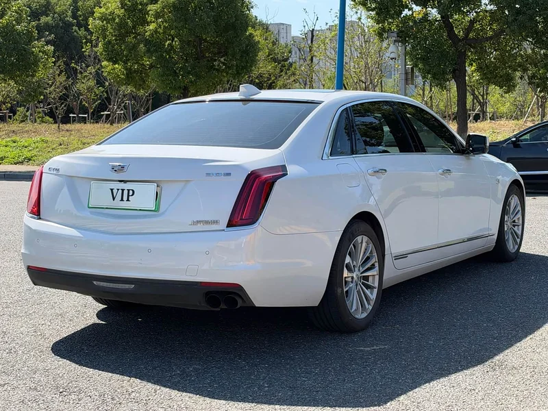 Cadillac CT6 PLUG-IN — фото 5