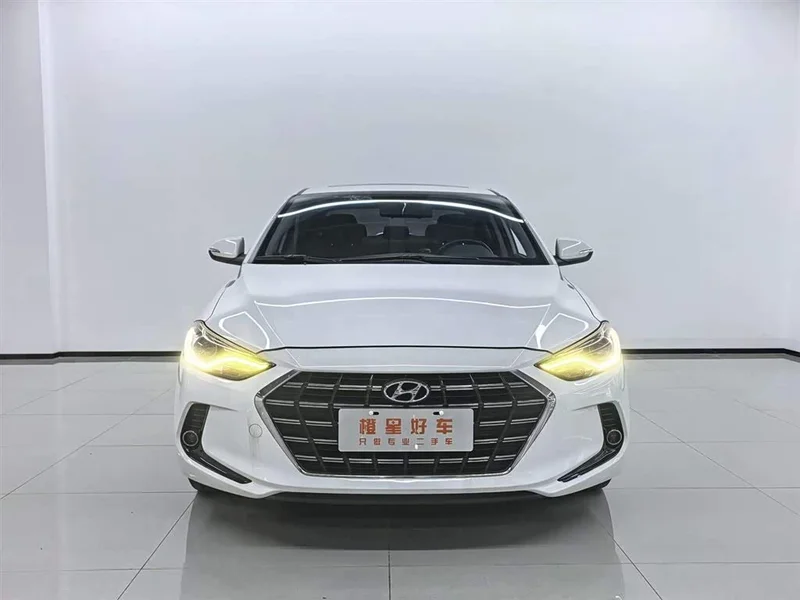 Hyundai Elantra Sport — фото 2