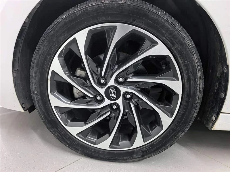 Hyundai Elantra Sport — фото 6