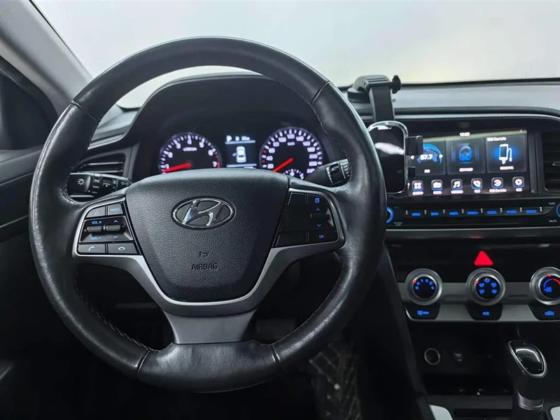 Hyundai Elantra Sport — фото 7