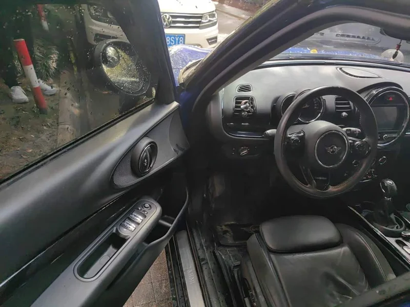 MINI CLUBMAN — фото 12