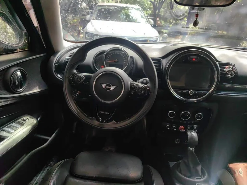 MINI CLUBMAN — фото 6