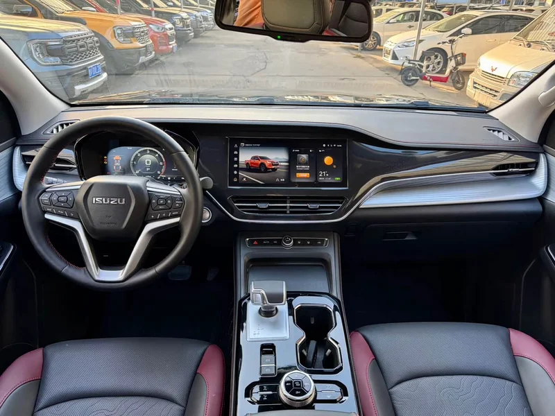 Isuzu D-MAX — фото 11