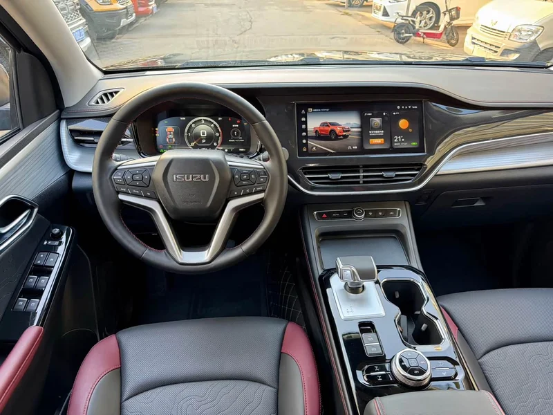 Isuzu D-MAX — фото 12
