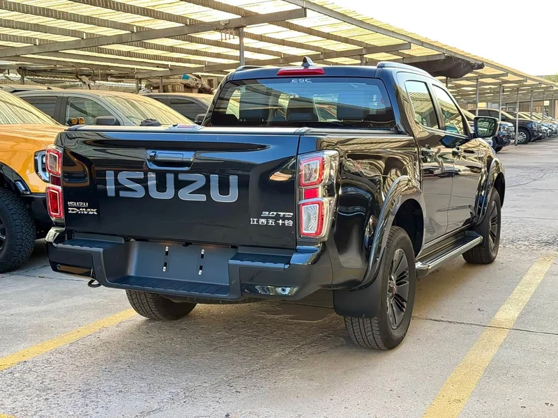 Isuzu D-MAX — фото 4