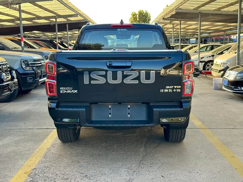 Isuzu D-MAX — фото 5