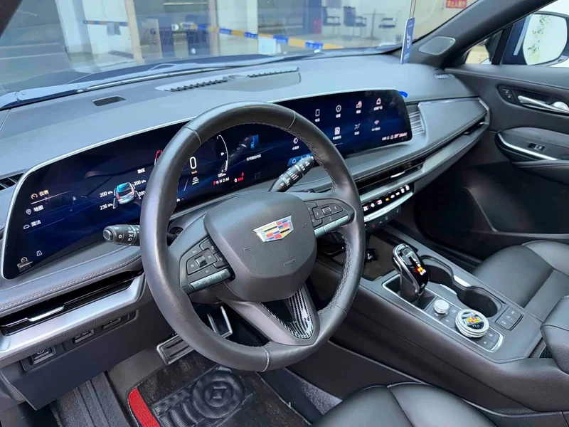 Cadillac XT4 — фото 7