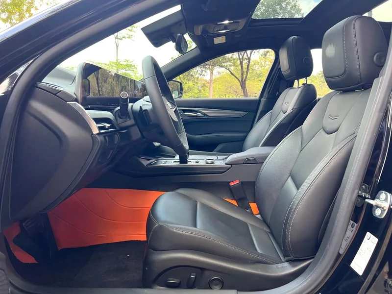 Cadillac CT5 — фото 8