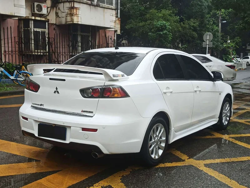 Mitsubishi Lancer EX — фото 11