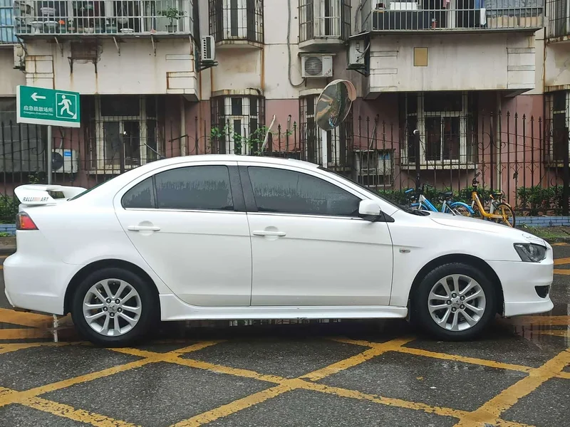 Mitsubishi Lancer EX — фото 12
