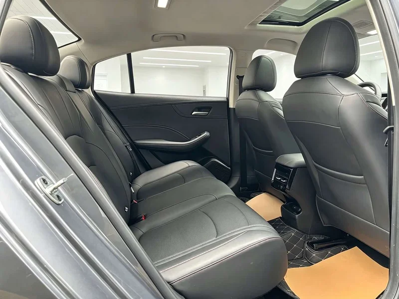 Roewe i5 — фото 8