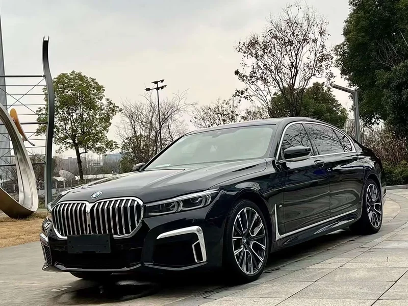 BMW 7-Series — фото 1