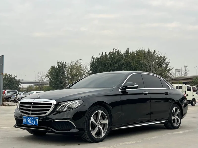 Mercedes-Benz E-Class — фото 1