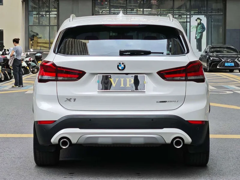 BMW X1 — фото 8