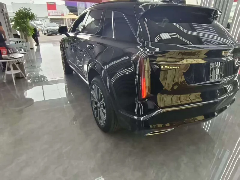Cadillac XT5 — фото 17