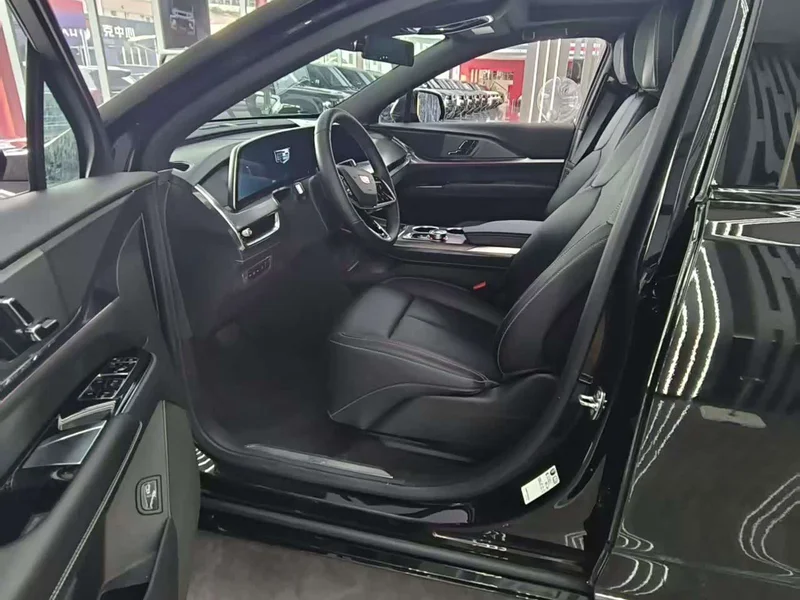 Cadillac XT5 — фото 8