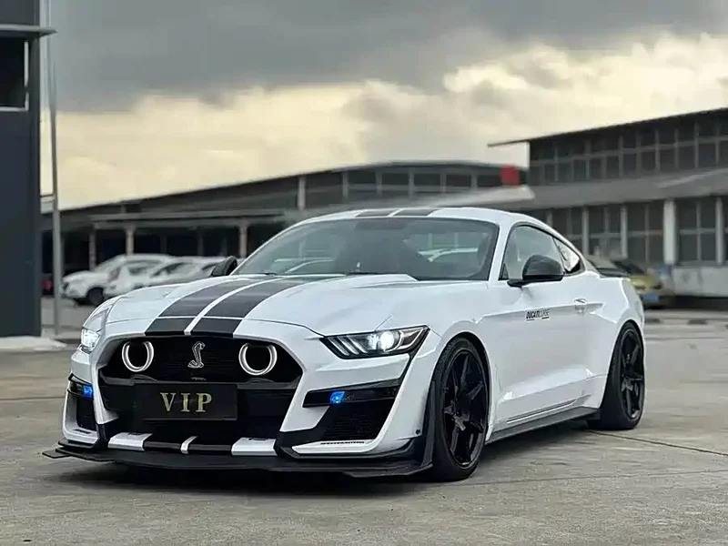 Ford Mustang — фото 1