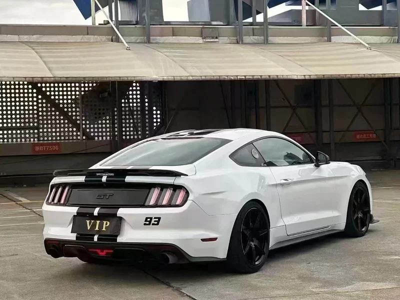 Ford Mustang — фото 10
