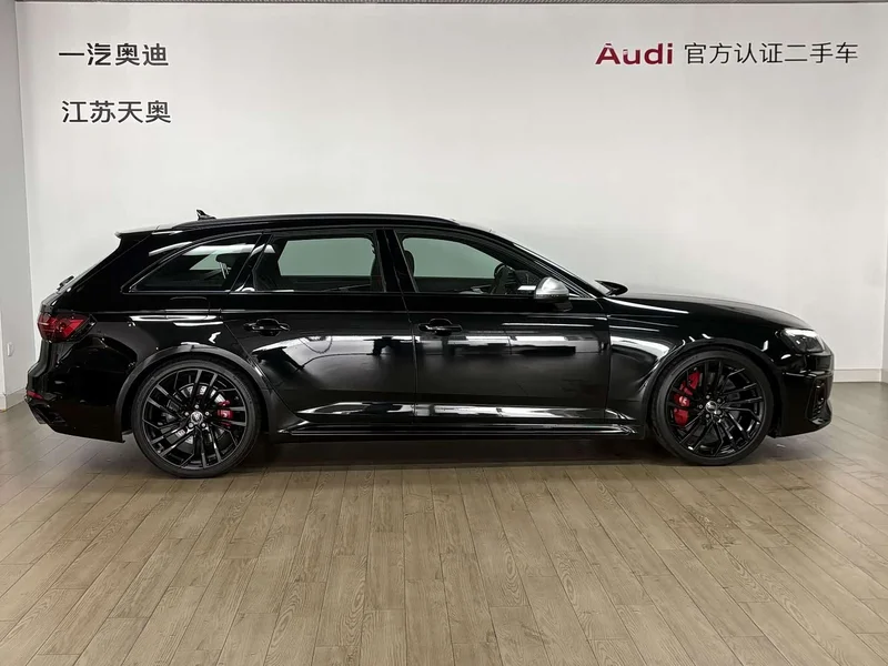 Audi RS 4 — фото 3