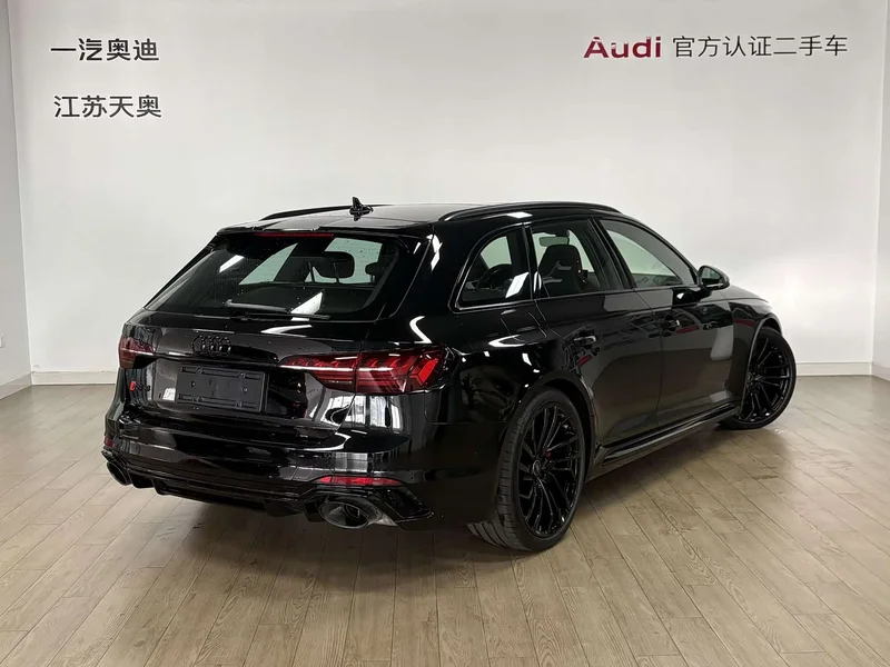 Audi RS 4 — фото 4
