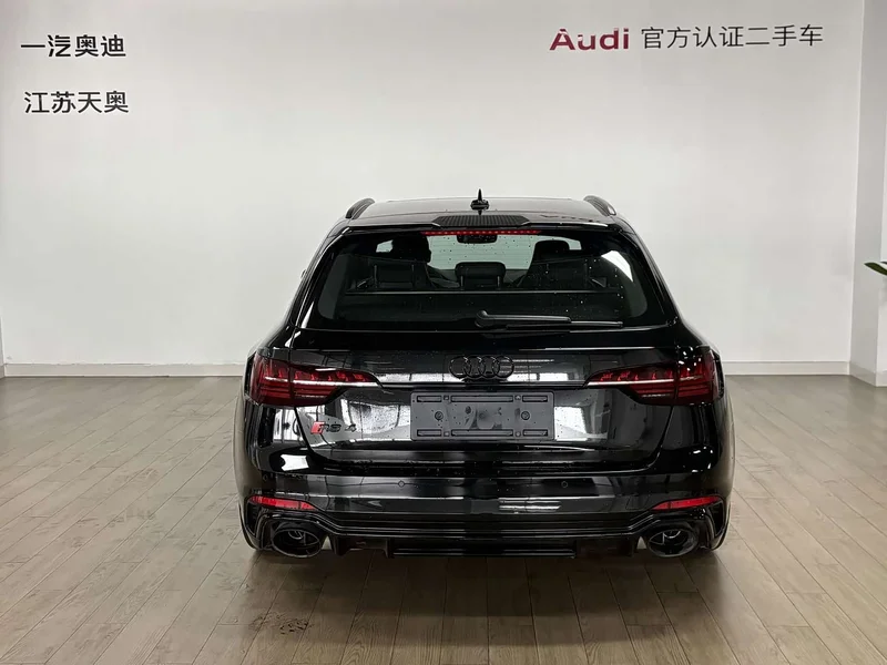Audi RS 4 — фото 5