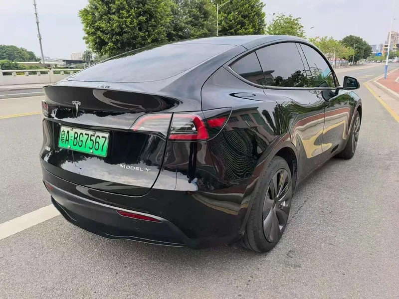 Tesla Model Y — фото 4