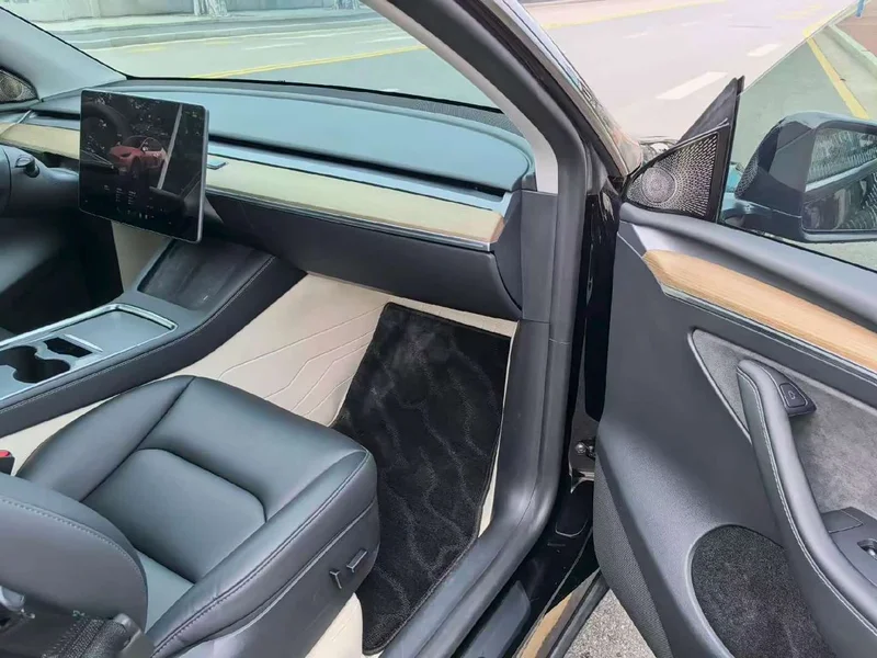 Tesla Model Y — фото 8