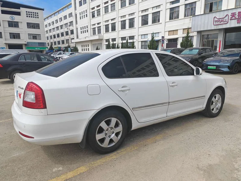 Volkswagen Octavia — фото 7