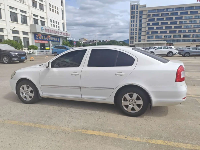 Volkswagen Octavia — фото 9