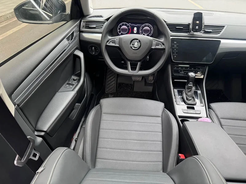 Skoda Superb — фото 13