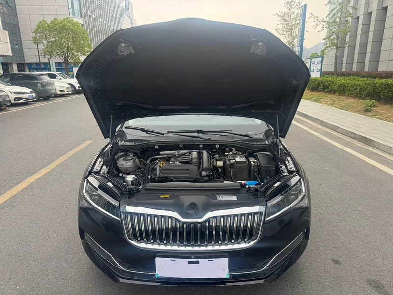 Skoda Superb — фото 15