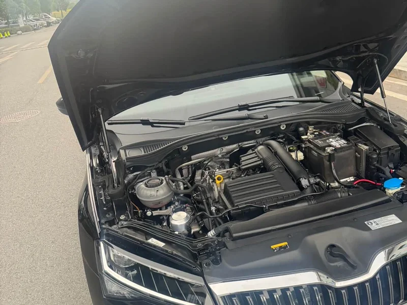 Skoda Superb — фото 17