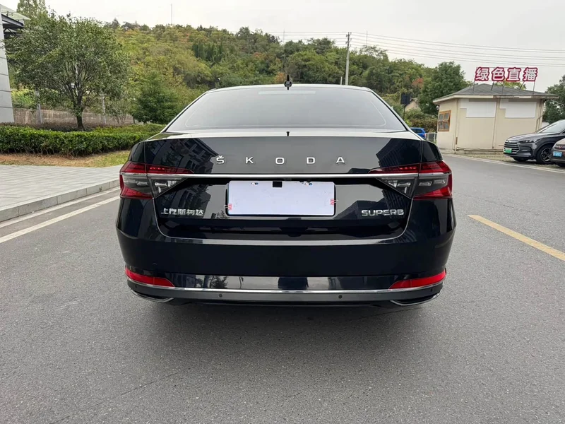 Skoda Superb — фото 6