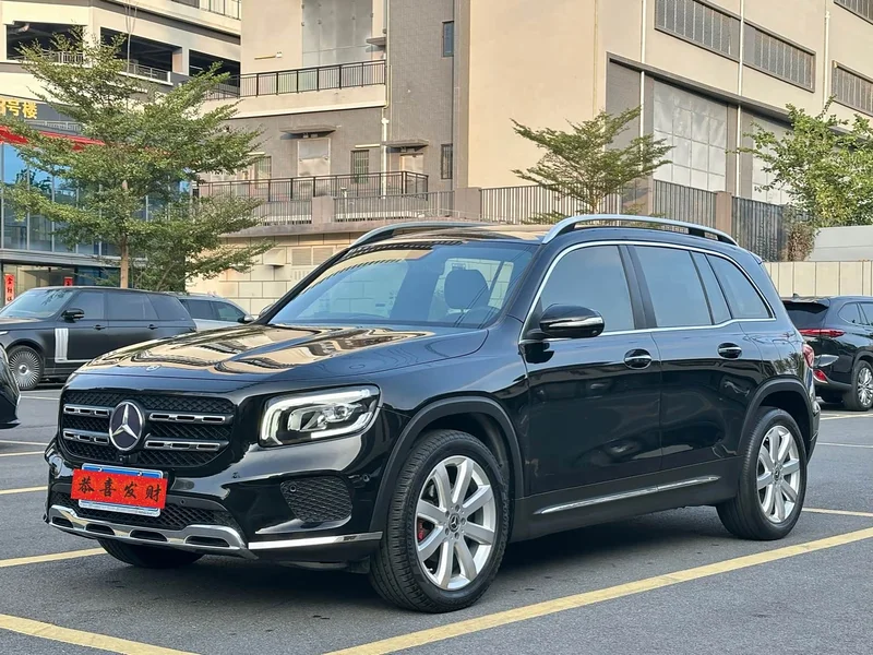 Mercedes-Benz GLB — фото 1