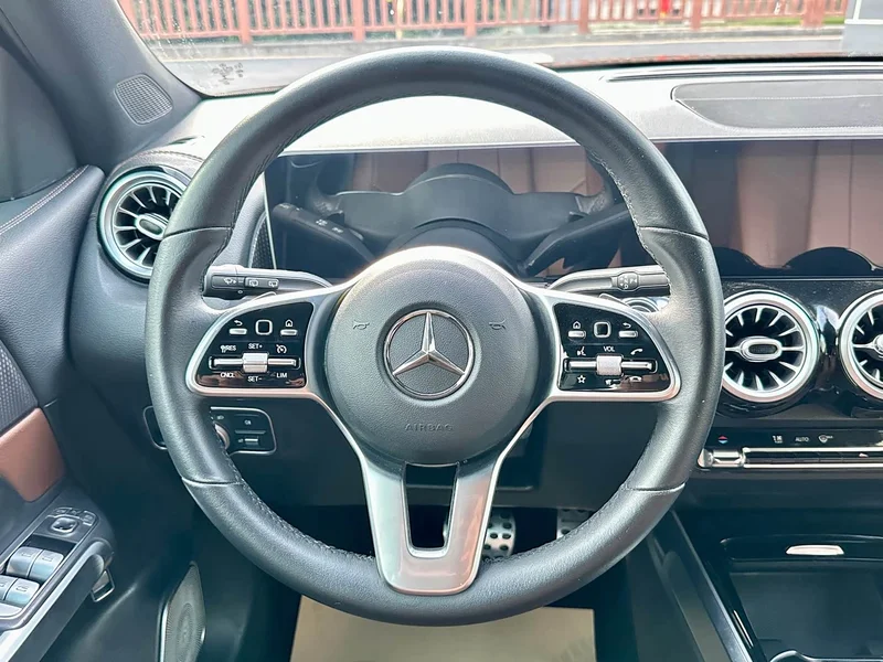Mercedes-Benz GLB — фото 15
