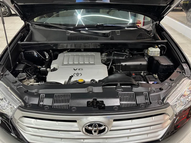 Toyota Highlander — фото 14