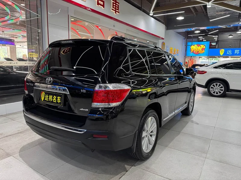 Toyota Highlander — фото 15