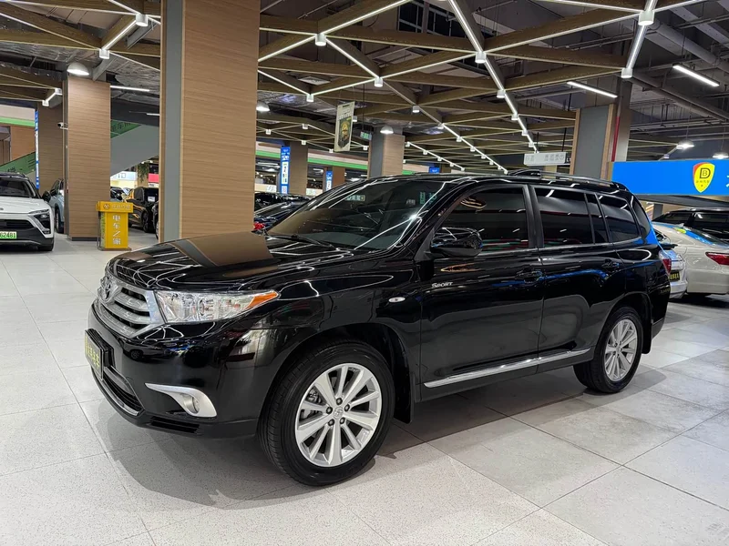Toyota Highlander — фото 4